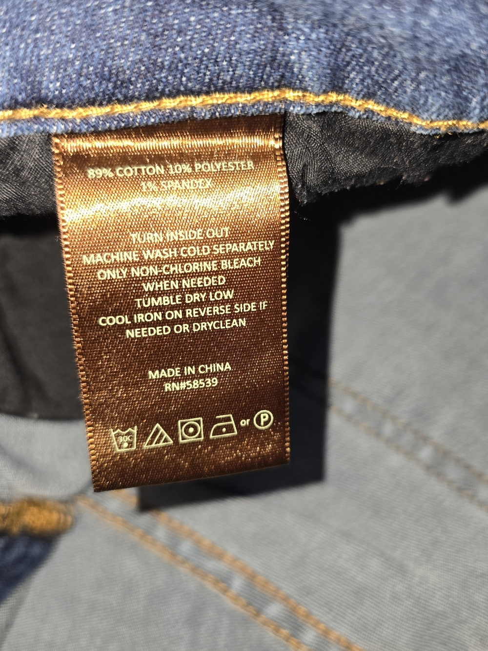 *Kut from the Kloth Straight Leg Jeans in Blue Wash Size 6 Casual - Picture 5 of 12